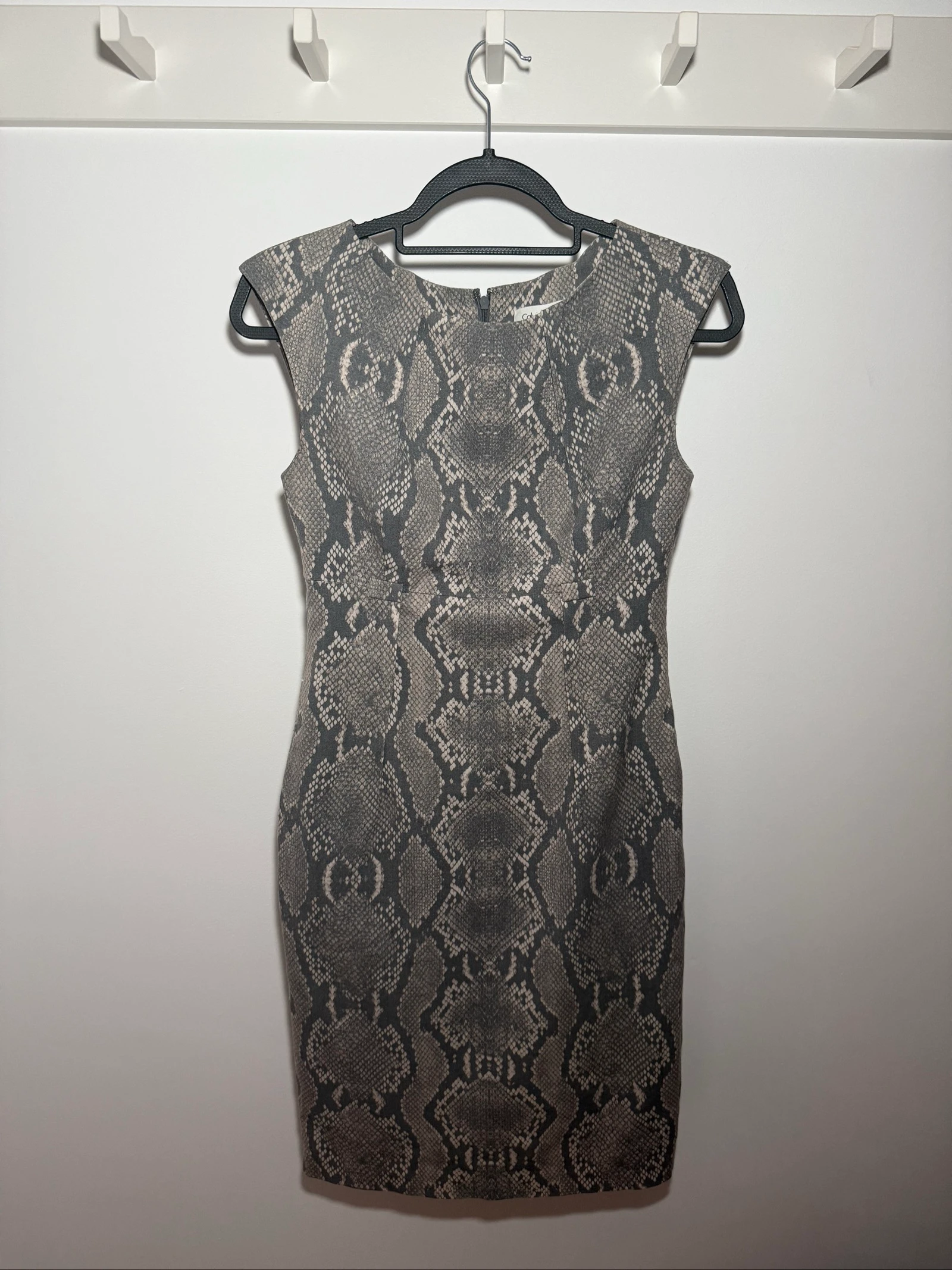 Calvin Klein Snake Print Sheath Dress – Size M – Elegant Bodycon Midi